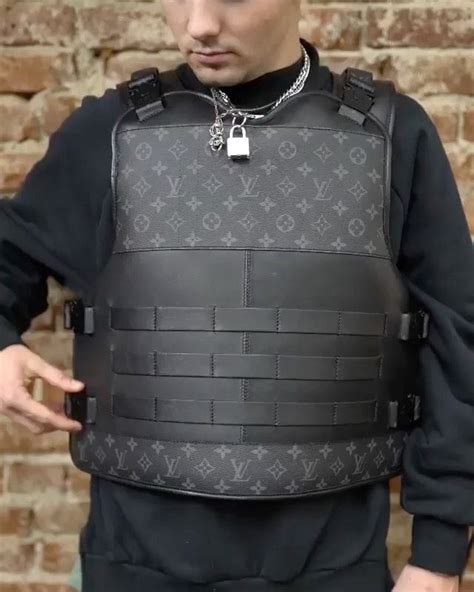 men louis vuitton armor vest buy online|louis vuitton half vest.